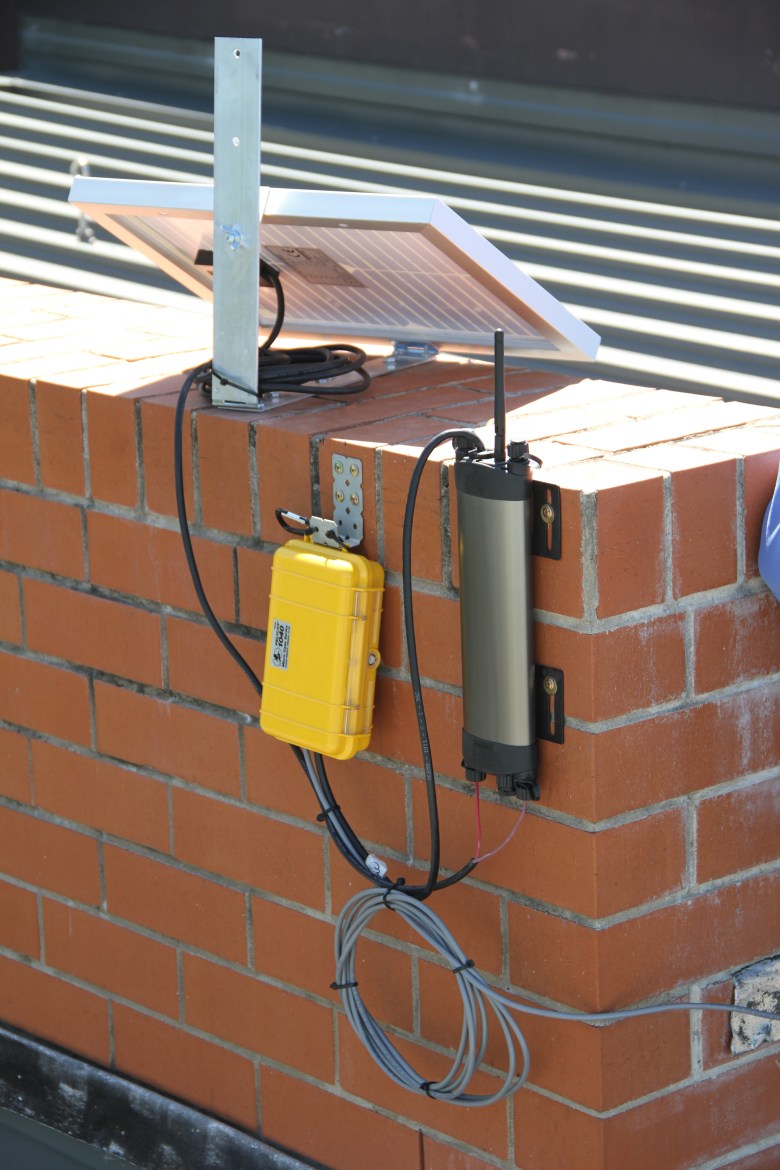Building management / OH&S - weather warning in school playground